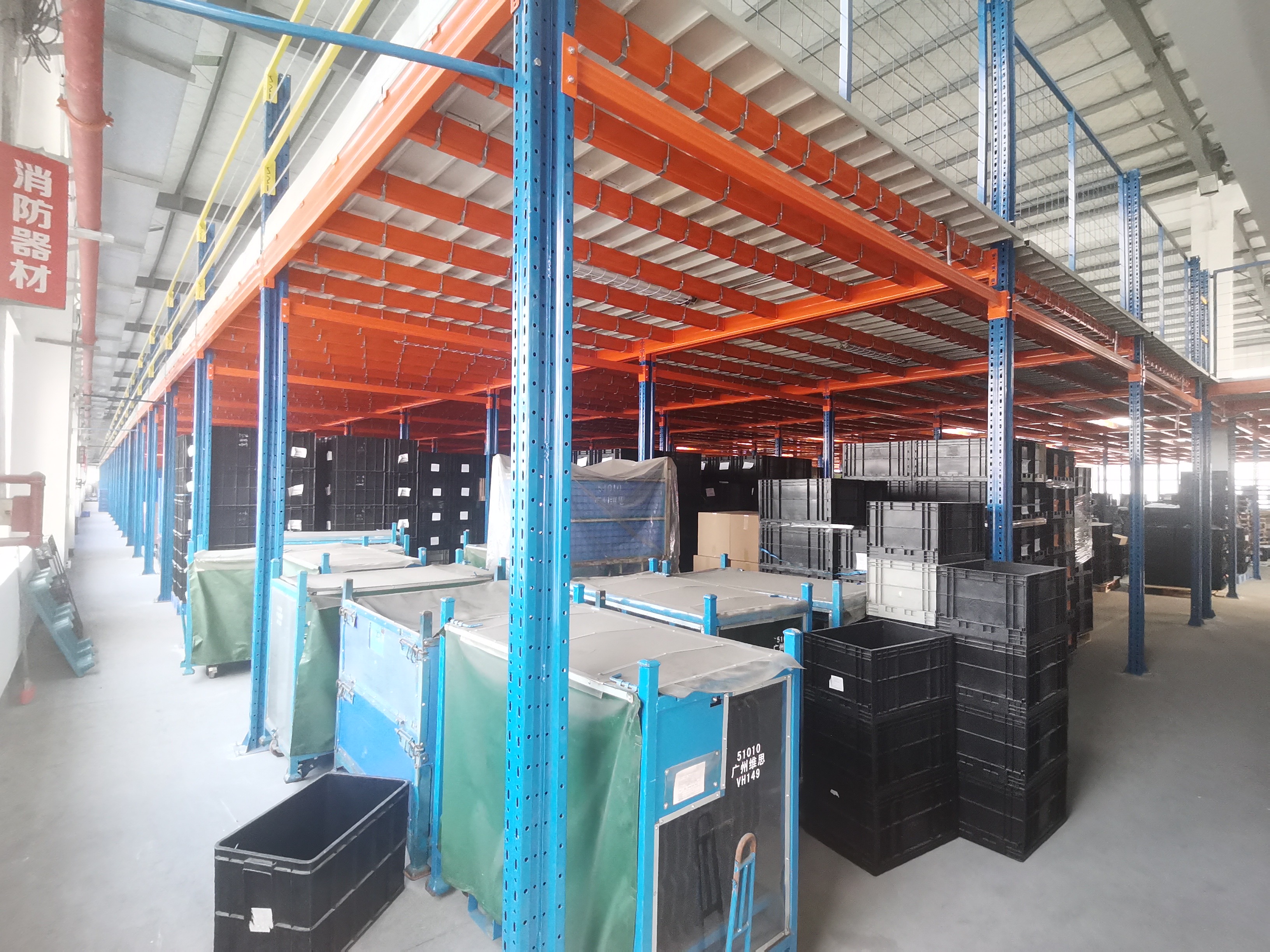 Caso de éxito: sistema de plataforma de acero para almacén de 3000 m²