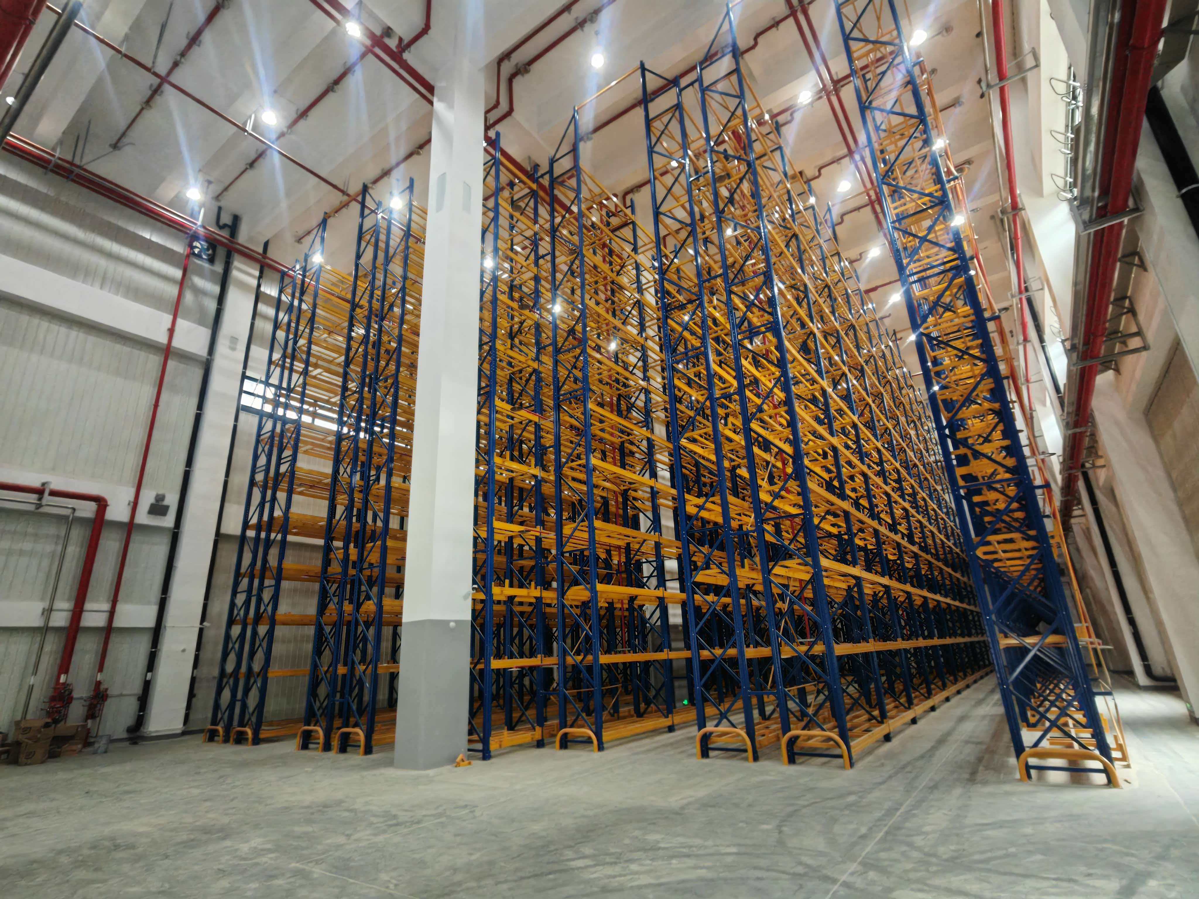 Racks para almacén industrial Racks para almacén industrial